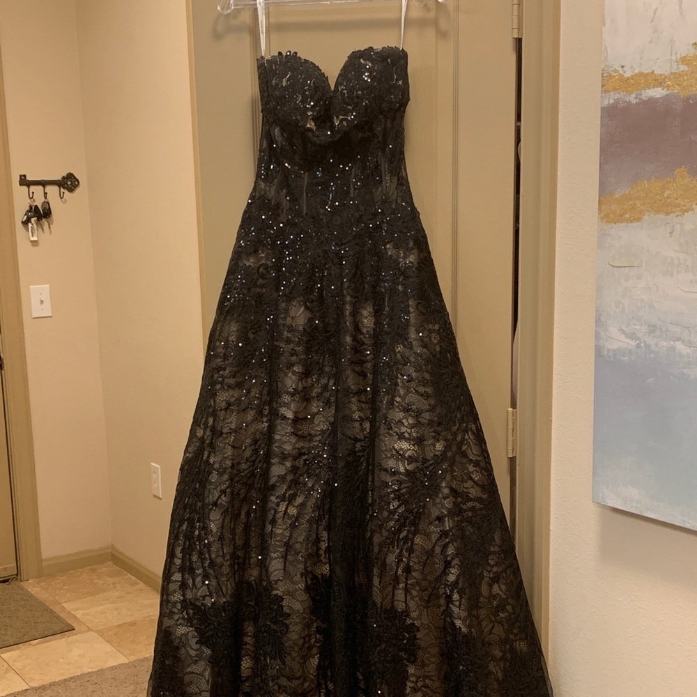 Jovani BEAUTIFUL black prom dress size 00.
